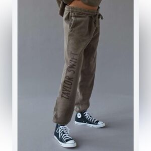 Women's Red (taylor's Version) Uo Exclusive Taylor Swift Oversized Sweat Pant